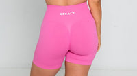 SEAMLESS SCRUNCH SHORTS - PINK